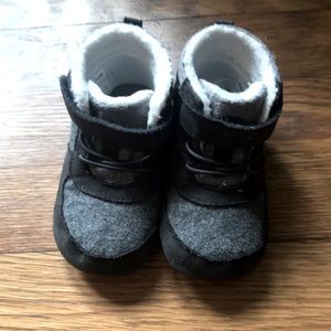 12-18 mo (4) Surprize by Stride Rite faux fur boot
